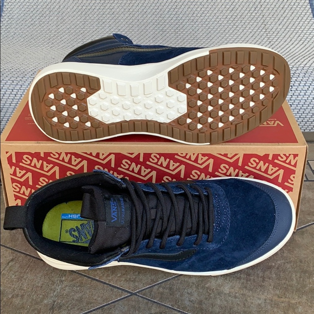 • VANS ULTRARANGE SK8-HI MTE Dress Blue/black WMNS - Picture 4 of 16